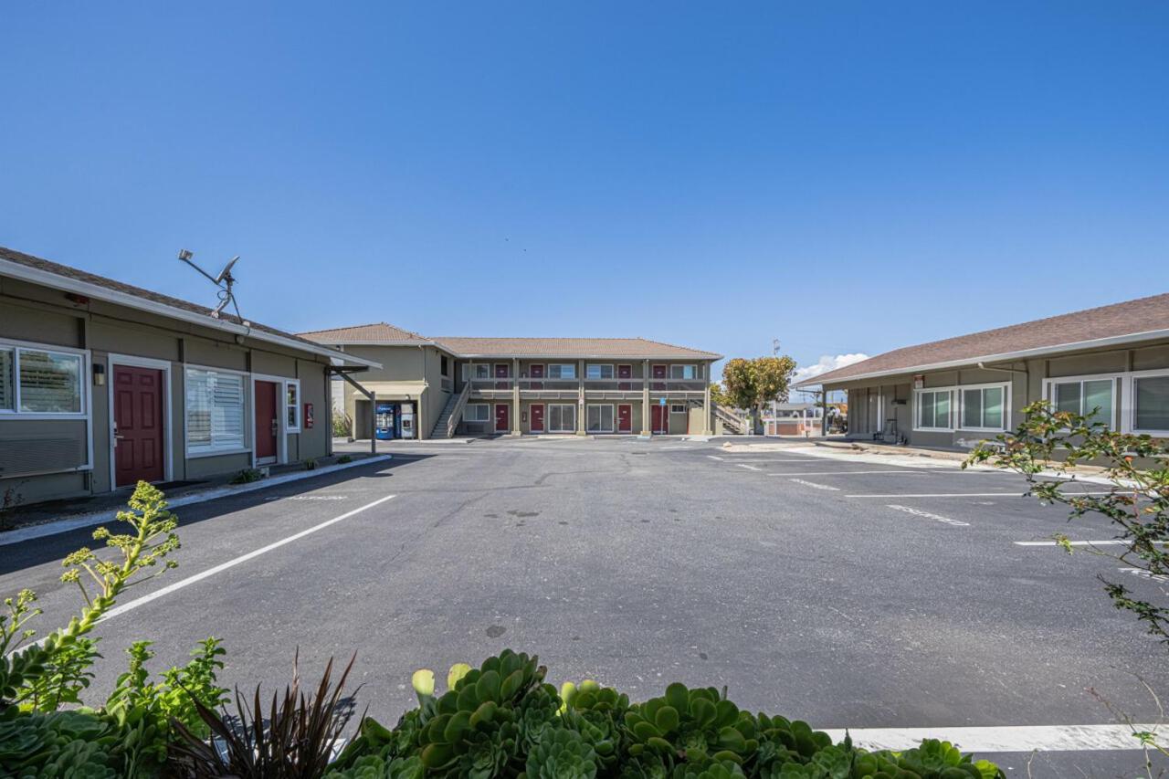 Coastal Valley Inn Castroville Exteriér fotografie